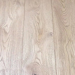 Charger l'image dans la visionneuse de galerie, 4" Unfinished Appalachian Hardwood Flooring Red Oak Number 2 Common 3/4 in. T x 4 in. W