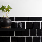 Charger l'image dans la visionneuse de galerie, Carreau de finition mural arrondi en céramique Ivy Hill Tile Amagansett Black 2 po x 8 po