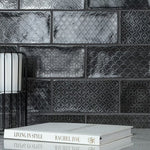 Charger l'image dans la visionneuse de galerie, Carreau mural en céramique Merola Tile Camden Decor Nero 4 po x 8 po (11,5 pi²/caisse)