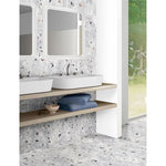 Charger l'image dans la visionneuse de galerie, Carreaux de sol et de mur en porcelaine Modamo Barreta Terrazzo gris clair mat, 66 cm x 66 cm (14,1 pi²/caisse)