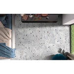 Charger l'image dans la visionneuse de galerie, Carreaux de sol et de mur en porcelaine Modamo Barreta Terrazzo gris clair mat, 66 cm x 66 cm (14,1 pi²/caisse)