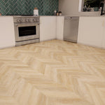 Charger l'image dans la visionneuse de galerie, Revêtement de sol en vinyle imperméable de luxe Lifeproof Chevron Dusk Cherry 8 mm x 12 po l x 28 po L 22 mil Click Lock (18,87 pi²/boîte)