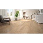 Charger l'image dans la visionneuse de galerie, Plancher stratifié en chêne européen Laurentian de North Woods, longueur aléatoire x 5 po de largeur x 12 mm, brun clair, à emboîtement (13,23 pi²/boîte)