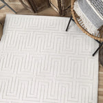 Charger l'image dans la visionneuse de galerie, Latitude Run Dovetail Geometric Natural High Low Indoor Outdoor Rug – 7'9" x 10'10"