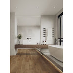 Charger l'image dans la visionneuse de galerie, Plancher stratifié imitation bois Lifeproof Royal Oak, brun foncé, à emboîtement, résistant à l'eau, 7 mm d'épaisseur, largeur variable, longueur 6,5 po, (21,80 pi²/boîte)