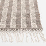 Charger l'image dans la visionneuse de galerie, GlucksteinElements Everett Ivory/Taupe 6 ft. x 9 ft. Indoor Area Rug – Modern Wool Blend Rug with Fringe Detail