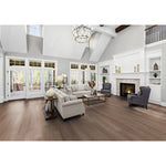 Charger l'image dans la visionneuse de galerie, Revêtement de sol stratifié aspect bois brun moyen TrafficMaster Forestwood Oak, 10 mm x 7,6 po l x 54,45 po L (22,98 pi²/boîte)