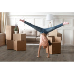 Charger l'image dans la visionneuse de galerie, MSI Woodridge Owsley Oak 6,5 po, parquet contrecollé imperméable brossé (21,67 pi²/caisse)