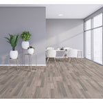 Charger l'image dans la visionneuse de galerie, Revêtement de sol stratifié aspect bois gris moyen TrafficMaster Silver Oak 8 mm x 7,6 po l x 54,45 po L (20,11 pi²/boîte)