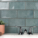 Charger l'image dans la visionneuse de galerie, Merola Tile Camden Decor Emerald 4 inch x 8 inch Ceramic Wall Tile – 11.5 sq ft per Case, Glossy Subway Style, Decorative Emerald Green Wall Tile