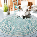 Charger l&#39;image dans la visionneuse de galerie, Tapis rond d&#39;intérieur/extérieur Safavieh Courtyard Sia, gris clair/bleu sarcelle, 1,2 m x 1,2 m
