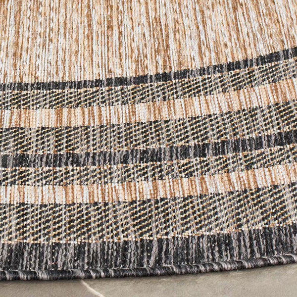 Safavieh Courtyard Jessie Natural / Black 5 ft. 3 inch x 5 ft. 3 inch Round Indoor/Outdoor Area Rug