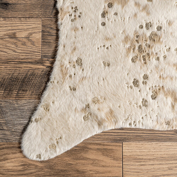 nuLOOM Iraida Faux Cowhide Off-White 4 ft. x 5 ft. Indoor Area Rug