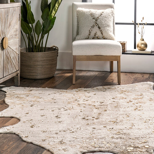 nuLOOM Iraida Faux Cowhide Off-White 4 ft. x 5 ft. Indoor Area Rug