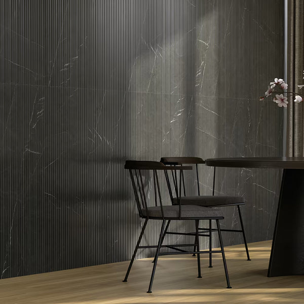 Carreaux muraux en céramique mats cannelés UrbanSlat Marmiro Noir de MSI, 16 po x 48 po, aspect marbre (15,51 pi²/caisse)