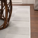 Charger l&#39;image dans la visionneuse de galerie, Tapis moderne à damier géométrique JONATHAN Y Thea, blanc/crème, 1,5 m x 2,4 m
