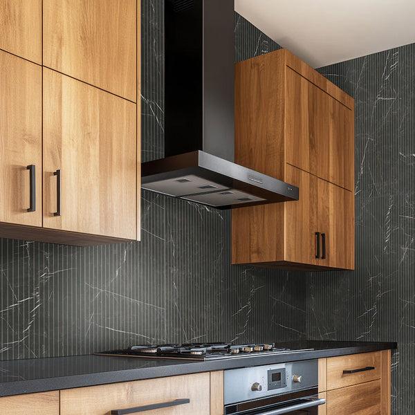Carreaux muraux en céramique mats cannelés UrbanSlat Marmiro Noir de MSI, 16 po x 48 po, aspect marbre (15,51 pi²/caisse)