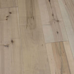 Charger l&#39;image dans la visionneuse de galerie, Plancher de bois franc d&#39;ingénierie Malibu Wide Plank Maple Estero, 1/2 po d&#39;épaisseur x 7,5 po de largeur (23,31 pi²/caisse)
