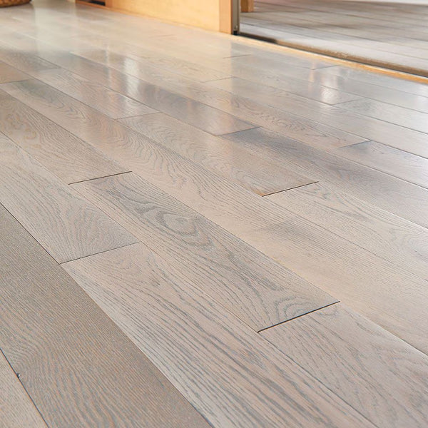 Bruce Oak Endless Summer 3/4-inch T x 5-inch W x Varying L Solid Hardwood Flooring (23.5 sq.ft./case)
