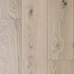 Charger l&#39;image dans la visionneuse de galerie, Plancher de bois franc d&#39;ingénierie Malibu Wide Plank Mavericks, chêne français, 1/2 po x 7-1/2 po x longueurs variables (23,31 pi²/boîte)
