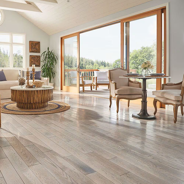 Bruce Oak Endless Summer 3/4-inch T x 5-inch W x Varying L Solid Hardwood Flooring (23.5 sq.ft./case)
