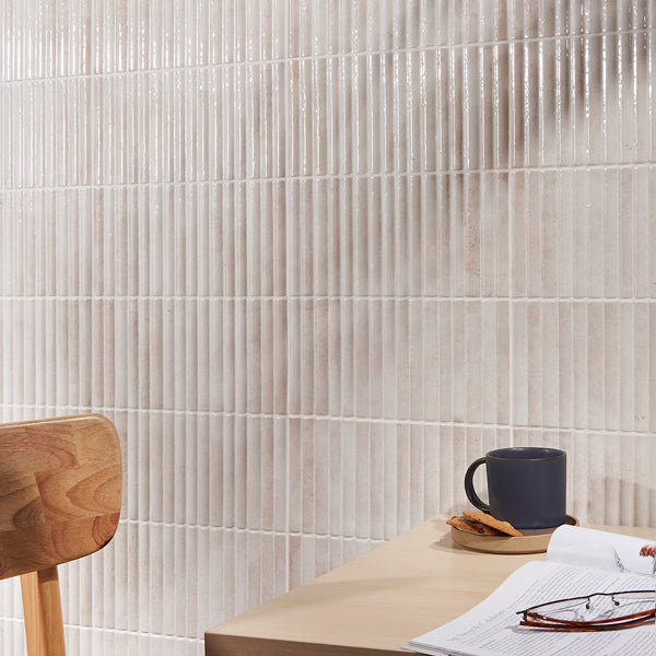 Carrelage mural cannelé poli blanc Ivy Hill Mawr 5,9 po x 11,81 po 0,31 po d'épaisseur 9,68 pi ca/caisse