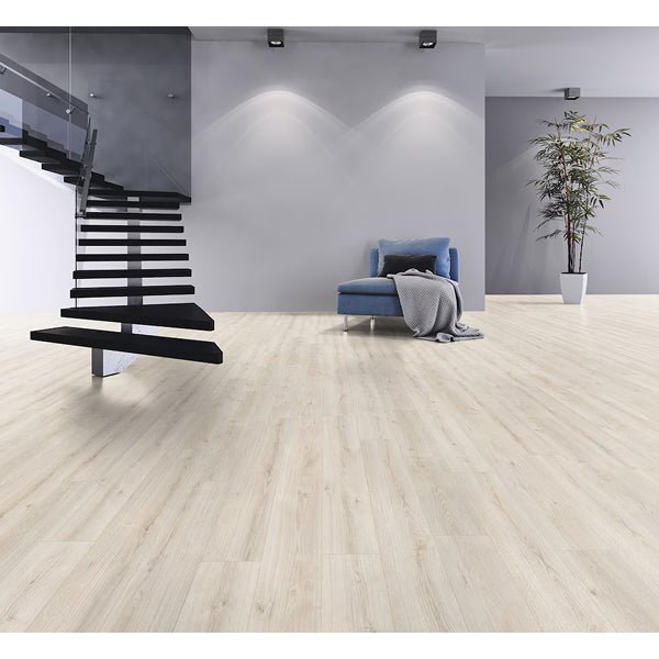 Revêtement de sol stratifié aspect bois TrafficMaster Hampton Oak, 8 mm x 7,6 po l x 54,45 po L, beige clair et beige clair (20,11 pi²/boîte)