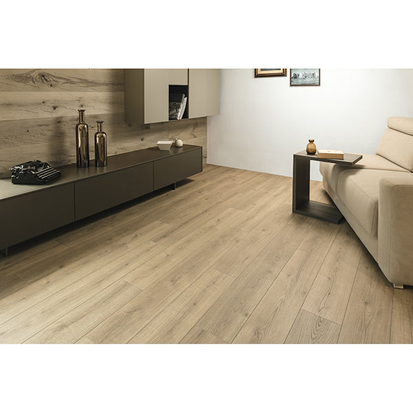 Revêtement de sol stratifié aspect bois TrafficMaster Jefferson Oak, beige et beige, 8 mm x 7,6 po l x 54,45 po L (20,11 pi²/boîte)