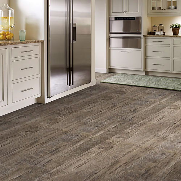 Revêtement de sol stratifié Juno Timberlea Canyon, 12,2 mm d'épaisseur x 6-1/2 po x 48 po (15,47 pi²/boîte)