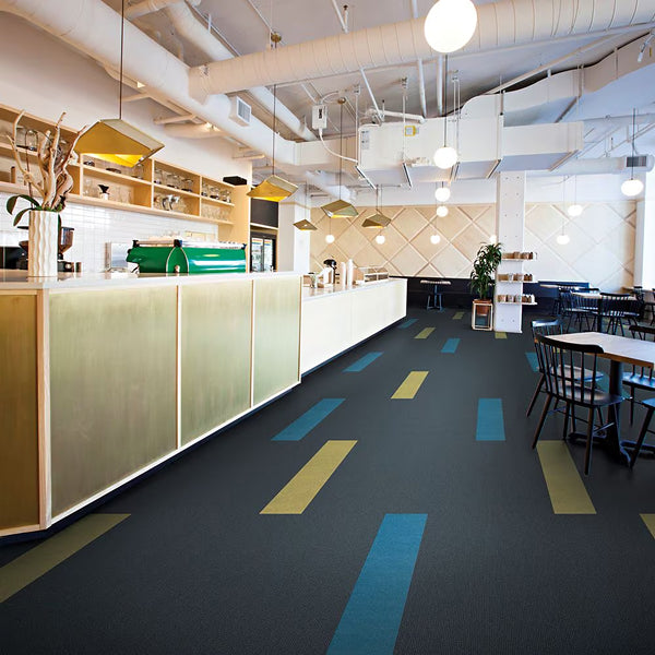 Planches de moquette autocollantes de qualité supérieure Foss Floors, couleur châtaigne, 22,9 x 91,4 cm (16 dalles / 3,2 m² / caisse)