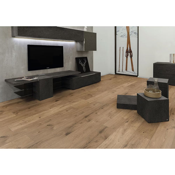 Revêtement de sol stratifié aspect bois brun TrafficMaster Teddy Oak 12 mm x 7,6 po l x 54,45 po L (17,24 pi²/boîte)