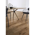 Charger l&#39;image dans la visionneuse de galerie, Revêtement de sol stratifié aspect bois brun TrafficMaster Teddy Oak 12 mm x 7,6 po l x 54,45 po L (17,24 pi²/boîte)
