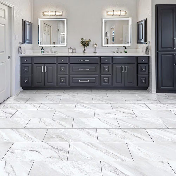 Lifeproof Emerald Bay Marble, dalle de vinyle de luxe imperméable à verrouillage clic, 6,5 mm x 11,9 po (l) x 23,8 po (l), 22 MIL (17,67 pi²/boîte)