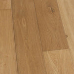 Charger l&#39;image dans la visionneuse de galerie, Plancher de bois franc d&#39;ingénierie Malibu Wide Plank en chêne français Hollister à emboîtement – ​​3/8 po d&#39;épaisseur x 6,5 po de largeur (23,64 pi²/caisse)
